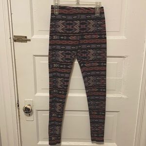 XS maroon purple patterned leggings